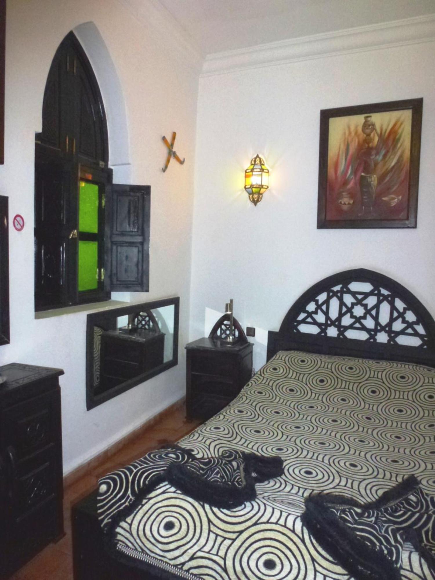 マラケシュ リヤド ラアルース Bed & Breakfast エクステリア 写真